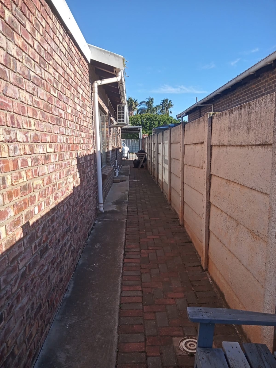 2 Bedroom Property for Sale in Manor Heights Eastern Cape